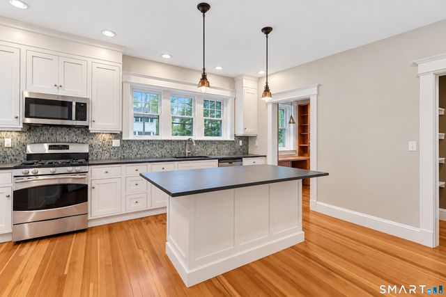 352 McKinley Avenue, New Haven, CT 06405