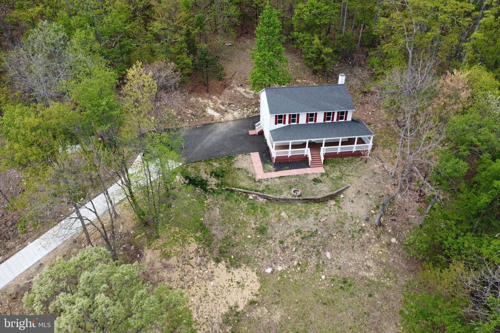 2112 GORE DR, Haymarket, VA 20169