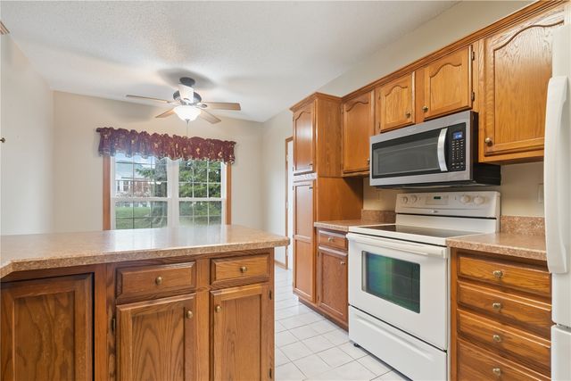 4515 Westchester Drive NE A, Cedar Rapids, IA 52402