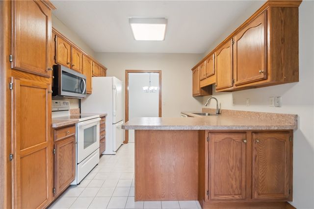 4515 Westchester Drive NE A, Cedar Rapids, IA 52402