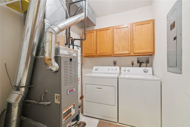 4515 Westchester Drive NE A, Cedar Rapids, IA 52402