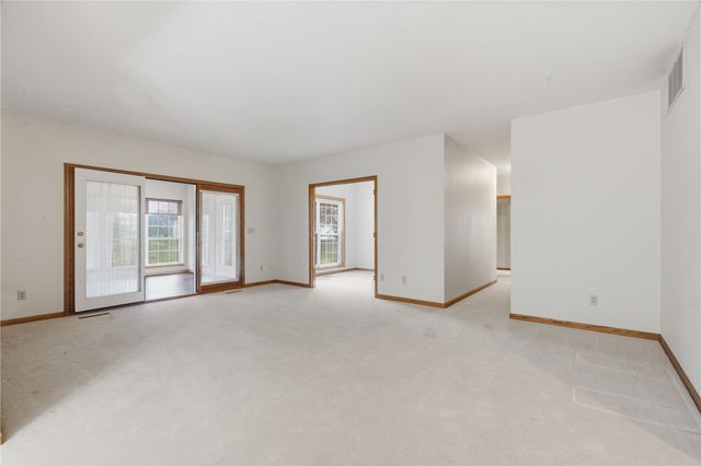 4515 Westchester Drive NE A, Cedar Rapids, IA 52402