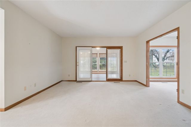 4515 Westchester Drive NE A, Cedar Rapids, IA 52402