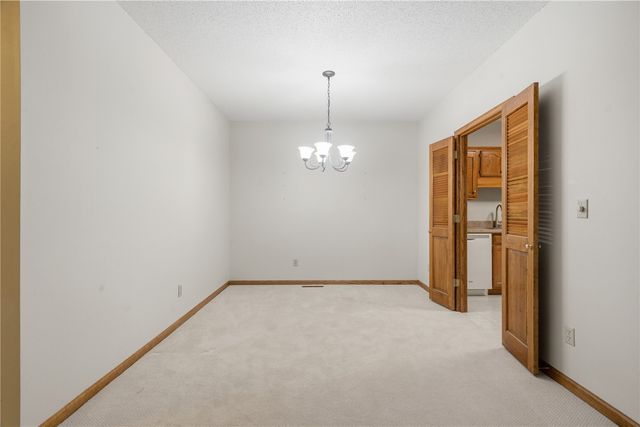 4515 Westchester Drive NE A, Cedar Rapids, IA 52402