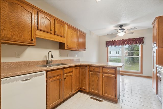 4515 Westchester Drive NE A, Cedar Rapids, IA 52402