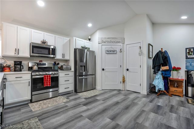 1009 Sycamore Lane, Millersburg, OH 44654