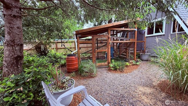 148 Seagate Street SW, Ocean Shores, WA 98569