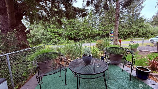 148 Seagate Street SW, Ocean Shores, WA 98569
