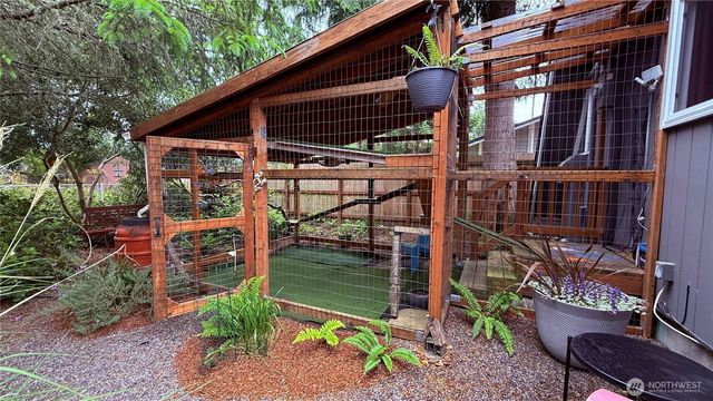 148 Seagate Street SW, Ocean Shores, WA 98569