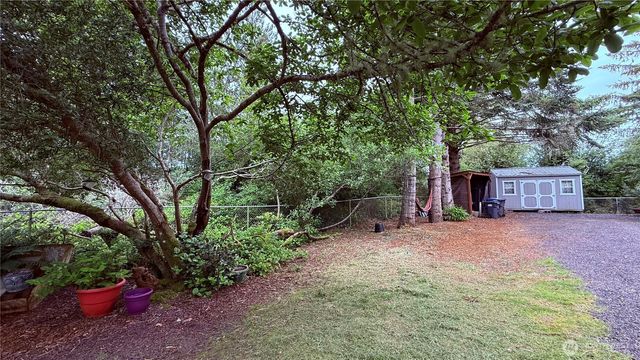 148 Seagate Street SW, Ocean Shores, WA 98569