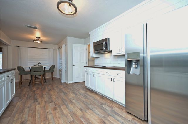 3701 Nocona Drive, De Cordova, TX 76049