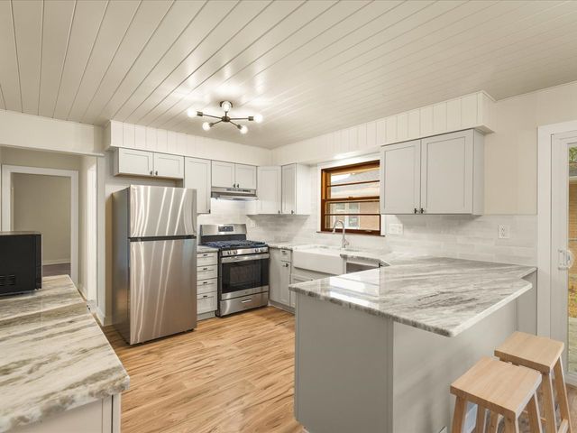 3633 N Court Street, Rockford, IL 61103