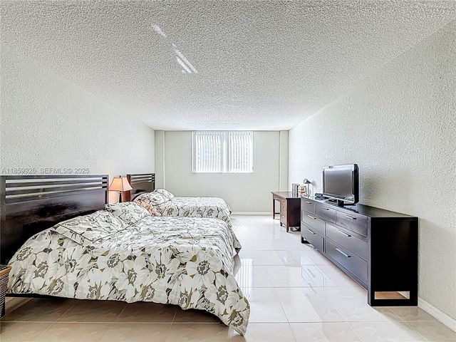 19380 Collins Avenue 308, Sunny Isles Beach, FL 33160