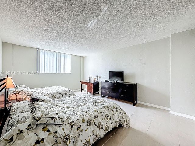 19380 Collins Avenue 308, Sunny Isles Beach, FL 33160