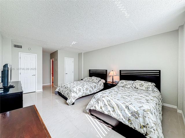 19380 Collins Avenue 308, Sunny Isles Beach, FL 33160