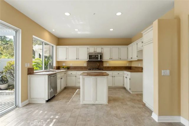 1918 Annandale Way, Fullerton, CA 92831