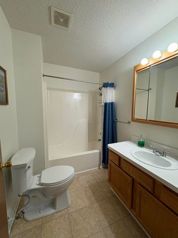 2536 Eagles Circle 8, Ypsilanti City, MI 48197