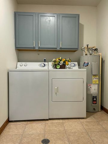 2536 Eagles Circle 8, Ypsilanti City, MI 48197