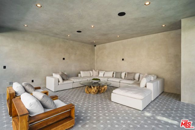 6660 Maryland Drive, Los Angeles, CA 90048