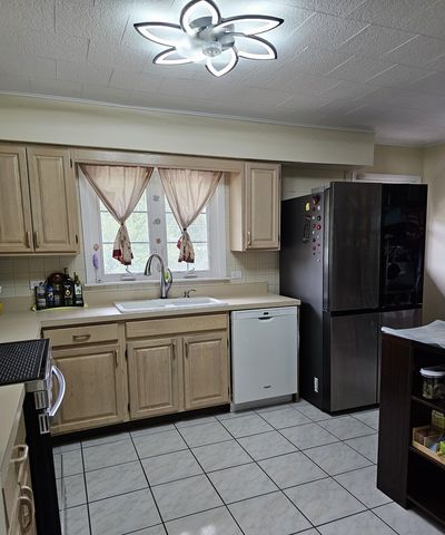 12543 S Menard Avenue, Palos Heights, IL 60463