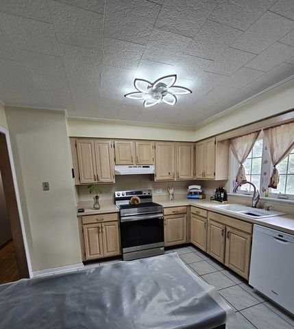 12543 S Menard Avenue, Palos Heights, IL 60463
