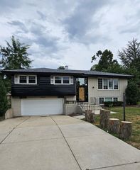 12543 S Menard Avenue, Palos Heights, IL 60463