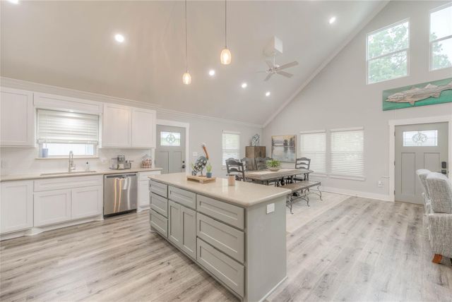 1345 Indian Hill Boulevard, Livingston, TX 77351