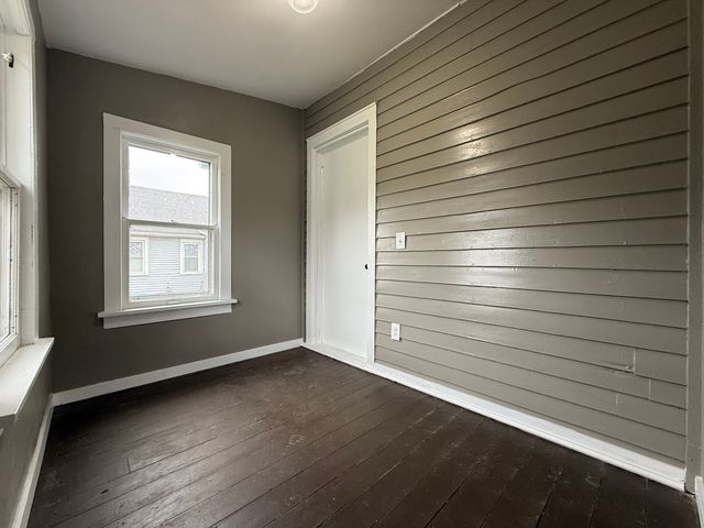 335 North Avenue, Sycamore, IL 60178