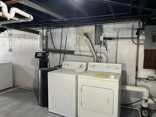 335 North Avenue, Sycamore, IL 60178