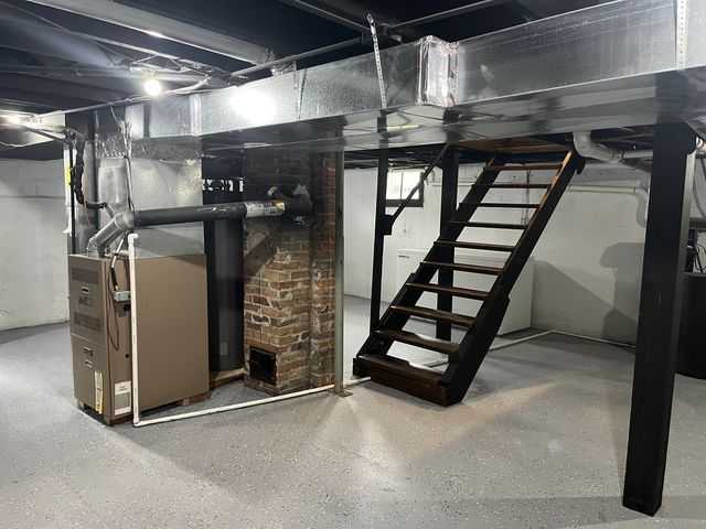 335 North Avenue, Sycamore, IL 60178