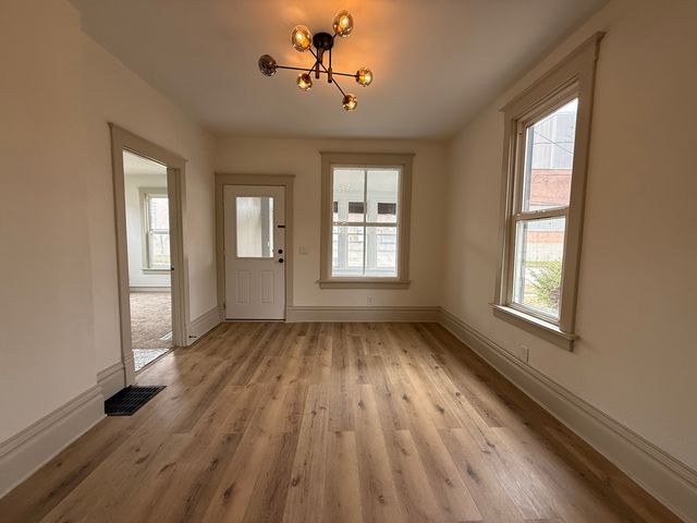 335 North Avenue, Sycamore, IL 60178