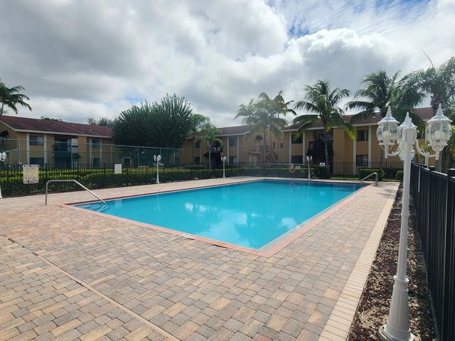 6013 10th Avenue N 208, Greenacres, FL 33463