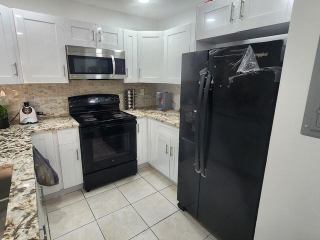 6013 10th Avenue N 208, Greenacres, FL 33463