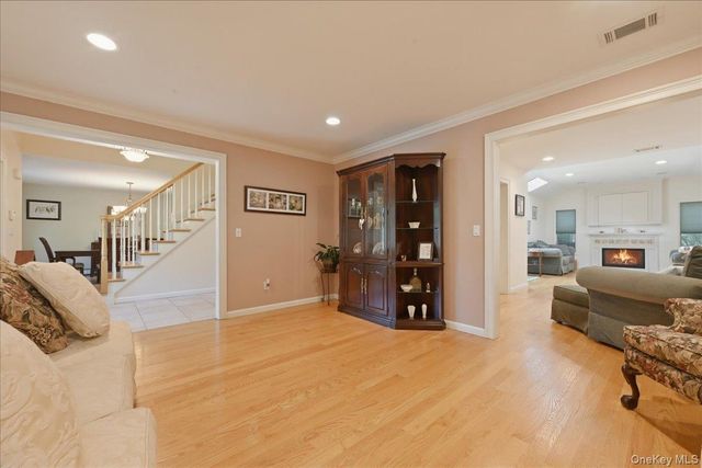 32 Scenic Hills Drive, Ridge, NY 11961