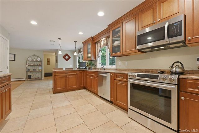 32 Scenic Hills Drive, Ridge, NY 11961