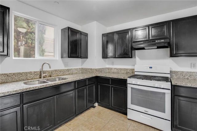 149 W Colden Avenue, Los Angeles, CA 90003