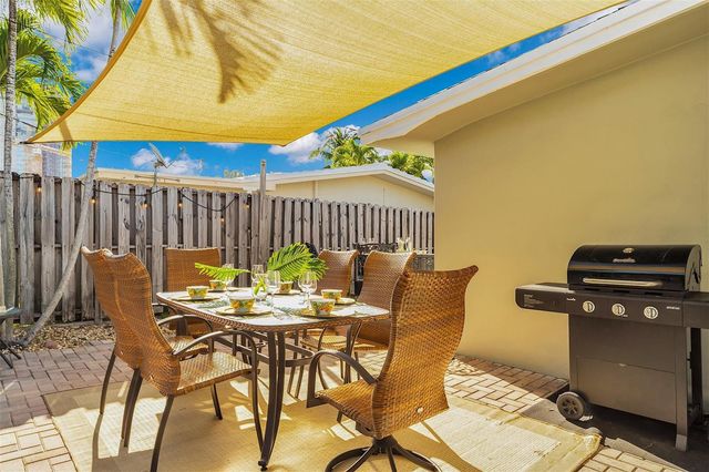 3221 Seaward Drive, Lauderdale By The Sea, FL 33062