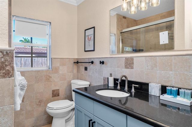 3221 Seaward Drive, Lauderdale By The Sea, FL 33062