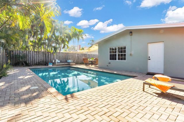 3221 Seaward Drive, Lauderdale By The Sea, FL 33062