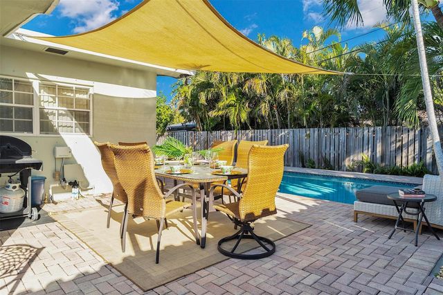 3221 Seaward Drive, Lauderdale By The Sea, FL 33062