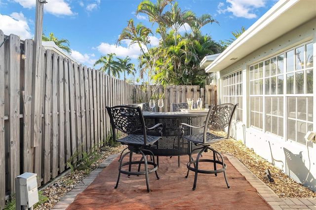 3221 Seaward Drive, Lauderdale By The Sea, FL 33062