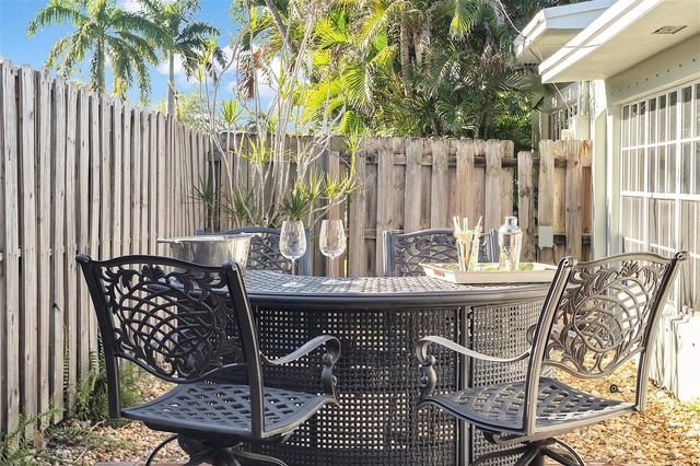 3221 Seaward Drive, Lauderdale By The Sea, FL 33062