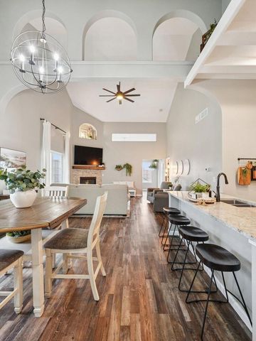 2951 Glen Ivy DRIVE, West Bend, WI 53090