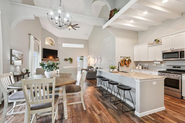 2951 Glen Ivy DRIVE, West Bend, WI 53090