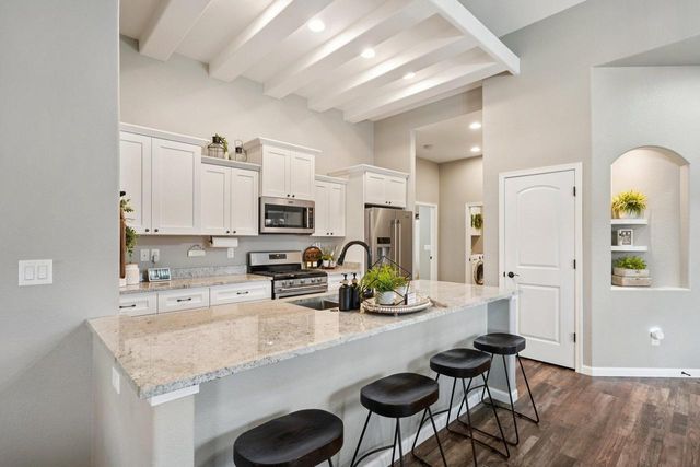 2951 Glen Ivy DRIVE, West Bend, WI 53090