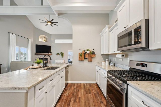 2951 Glen Ivy DRIVE, West Bend, WI 53090