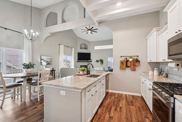 2951 Glen Ivy DRIVE, West Bend, WI 53090