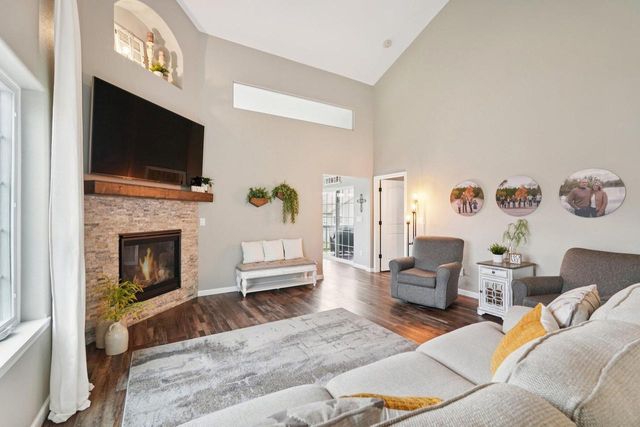 2951 Glen Ivy DRIVE, West Bend, WI 53090