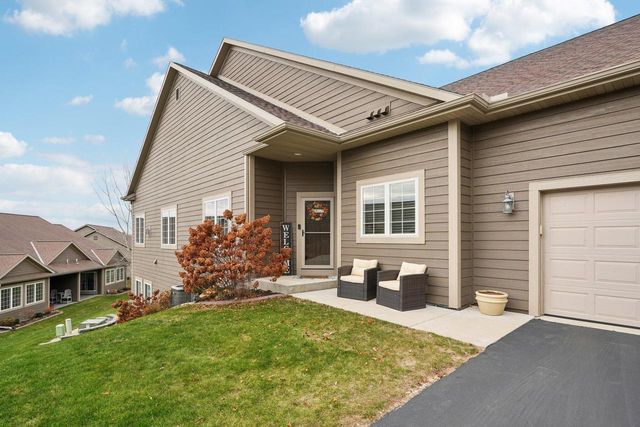 2951 Glen Ivy DRIVE, West Bend, WI 53090