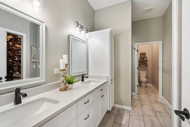 2951 Glen Ivy DRIVE, West Bend, WI 53090